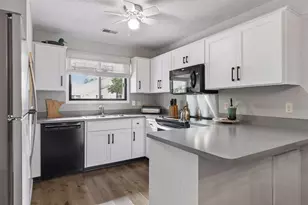 7680 13th St N, Oakdale, MN 55128 - Photo 10
