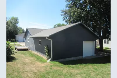 303 E 4th Avenue, Beaver Creek, MN 56116 - Photo 4