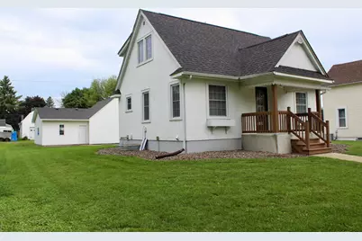 136 2nd Street SE, Blooming Prairie, MN 55917 - Photo 2