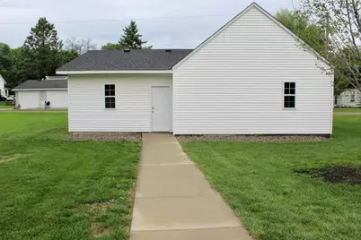 136 2nd Street SE, Blooming Prairie, MN 55917 - Photo 4