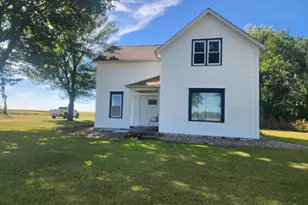 26704 360th St, Redwood Falls, MN 56283 - Photo 2