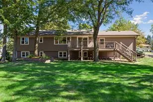 1755 Ithaca Ln N, Plymouth, MN 55447 - Photo 32