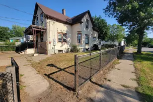 85 Hatch Ave, Saint Paul, MN 55117 - Photo 2