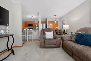 15955 Finch Ln, Apple Valley, MN 55124 - Photo 8