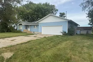 230 Prairie Ave, Butterfield, MN 56120 - Photo 1