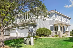 2711 Spy Glass Dr, Chaska, MN 55318 - Photo 2
