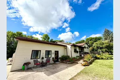 40624 Highway 11, Roseau, MN 56751 - Photo 2