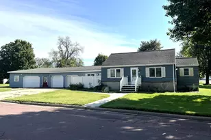 110 S 4th Ave W, Truman, MN 56088 - Photo 1