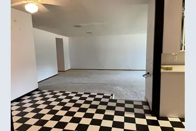 110 S 4th Avenue W, Truman, MN 56088 - Photo 16