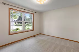2452 Eagle Valley Dr, Woodbury, MN 55129 - Photo 28