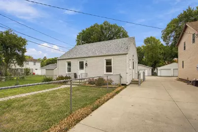 1216 4th Avenue N, Moorhead, MN 56560 - Photo 2