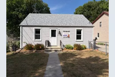 1216 4th Avenue N, Moorhead, MN 56560 - Photo 1