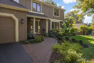 14985 Ironwood Ct, Eden Prairie, MN 55346 - Photo 2