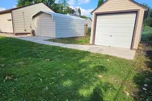 2010 3rd Ave NE, Austin, MN 55912 - Photo 6
