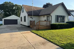 2010 3rd Ave NE, Austin, MN 55912 - Photo 1