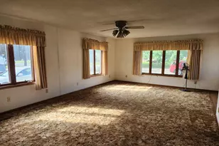 2010 3rd Ave NE, Austin, MN 55912 - Photo 8