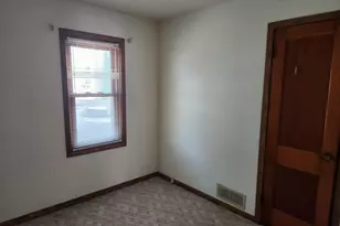 2010 3rd Ave NE, Austin, MN 55912 - Photo 14