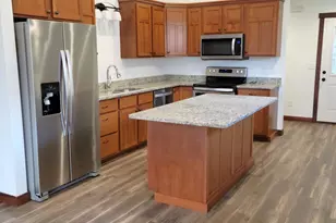 3535 Sevenoaks St, River Falls, WI 54022 - Photo 4