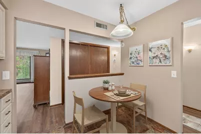 2465 Londin Lane E #212, Maplewood, MN 55119 - Photo 4