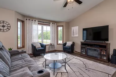 101 Skylark Drive, Mankato, MN 56001 - Photo 4