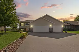 217 Inverness Dr, Mankato, MN 56001 - Photo 1