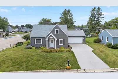 703 N Marshall Street, Caledonia, MN 55921 - Photo 2