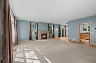 2729 Century Ct, White Bear Lake, MN 55110 - Photo 2
