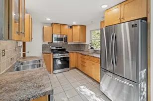 2150 Knapp St, Saint Paul, MN 55108 - Photo 10