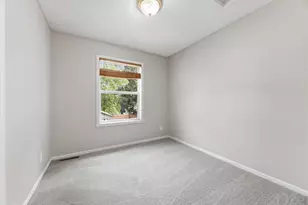 1002 Matilda St, Saint Paul, MN 55117 - Photo 8