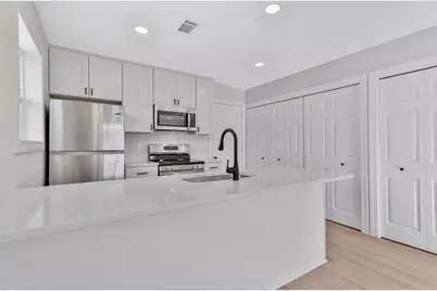 13991 60th Street Court N #306, Stillwater, MN 55082 - Photo 2