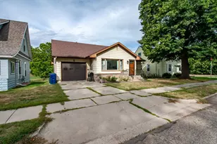 919 N Park St, Fergus Falls, MN 56537 - Photo 2