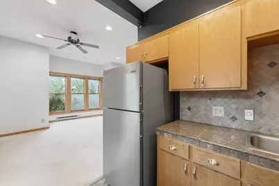 307 Walnut Street #3, Saint Paul, MN 55102 - Photo 6