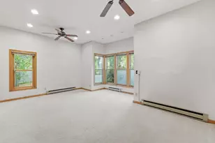 307 Walnut St, Saint Paul, MN 55102 - Photo 10
