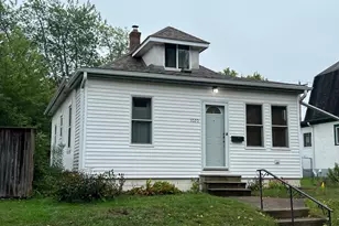 1020 Chatsworth St N, Saint Paul, MN 55103 - Photo 1