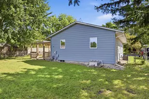 708 California St NW, Hutchinson, MN 55350 - Photo 24
