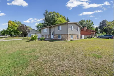 8921 49th Avenue N, New Hope, MN 55428 - Photo 4