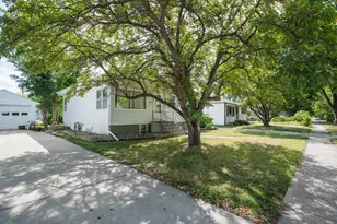 614 16th St N, Moorhead, MN 56560 - Photo 2