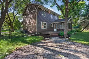 4720 Orchid Ln N, Plymouth, MN 55446 - Photo 32