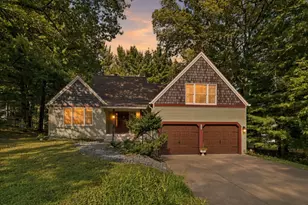 619 Birchwood Ave, White Bear Lake, MN 55110 - Photo 2