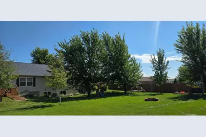 304 Paul Hanson Drive, Clarks Grove, MN 56016 - Photo 10