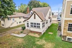 1720 Rollins Ave SE, Minneapolis, MN 55414 - Photo 2