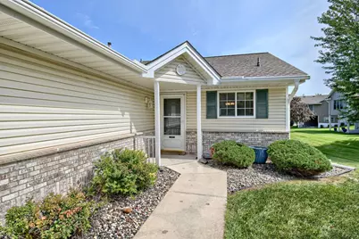 828 Woodland Drive, Mahtomedi, MN 55115 - Photo 1
