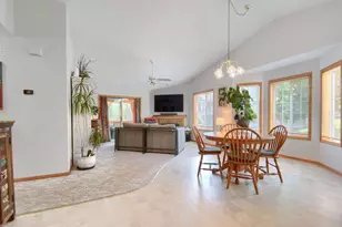 828 Woodland Dr, Mahtomedi, MN 55115 - Photo 4