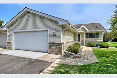 828 Woodland Drive, Mahtomedi, MN 55115 - Photo 2