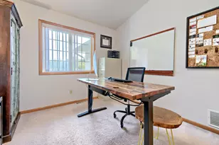 828 Woodland Dr, Mahtomedi, MN 55115 - Photo 8