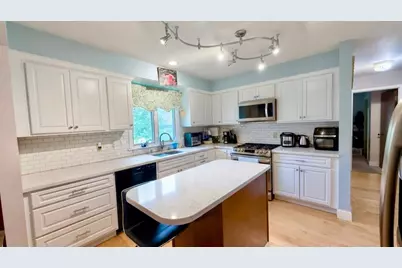 7740 47 1/2 Place N, New Hope, MN 55428 - Photo 2