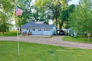 2319 Cottonwood Lake Dr, Windom, MN 56101 - Photo 2