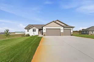1326 Faith Hill Dr SW, Alexandria, MN 56308 - Photo 4