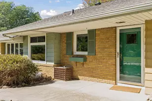 2131 Perry Ave N, Golden Valley, MN 55422 - Photo 4