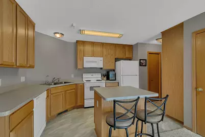 17529 69th Place N, Maple Grove, MN 55311 - Photo 4